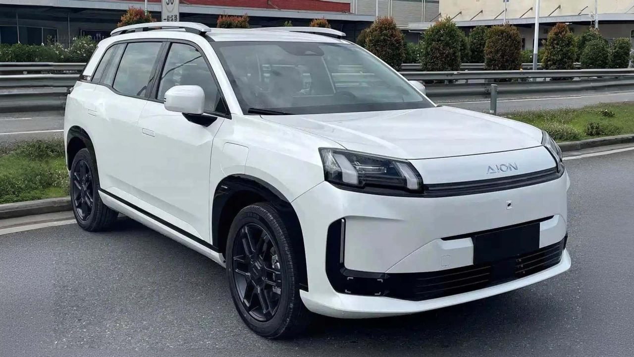 GAC Aion V, lançado recentemente no Brasil, ganha atualização na China