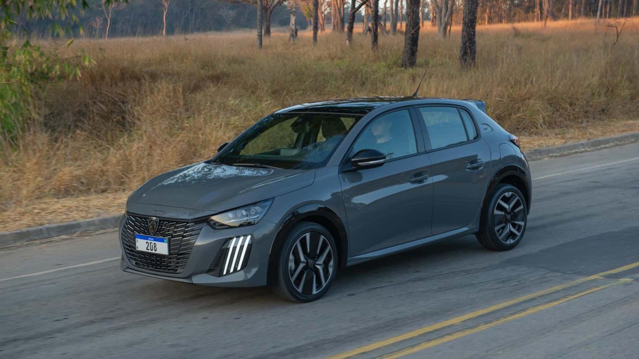 Peugeot reduz preço do 208 em até R$ 13,5 mil em promoção válida até setembro