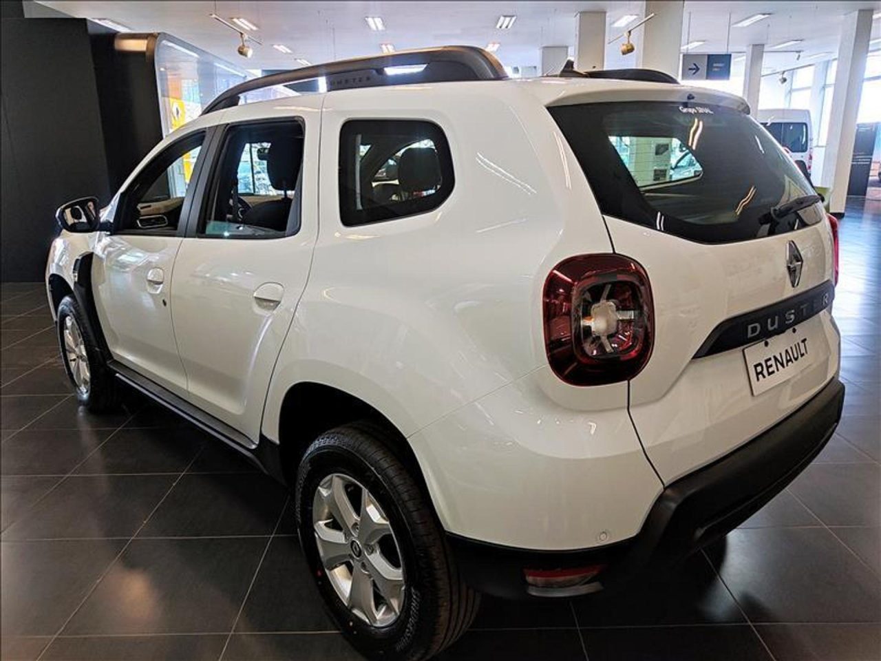 Renault rebaixa preço do Duster Intense Plus 2026 em R$ 33,9 mil para PcD
