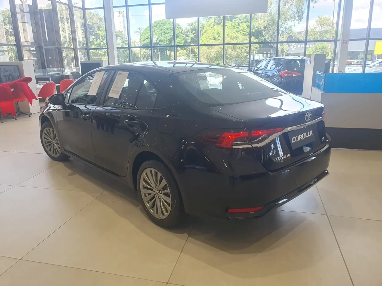Toyota oferece abatimento de R$ 31.885 no Corolla GLi para CNPJ