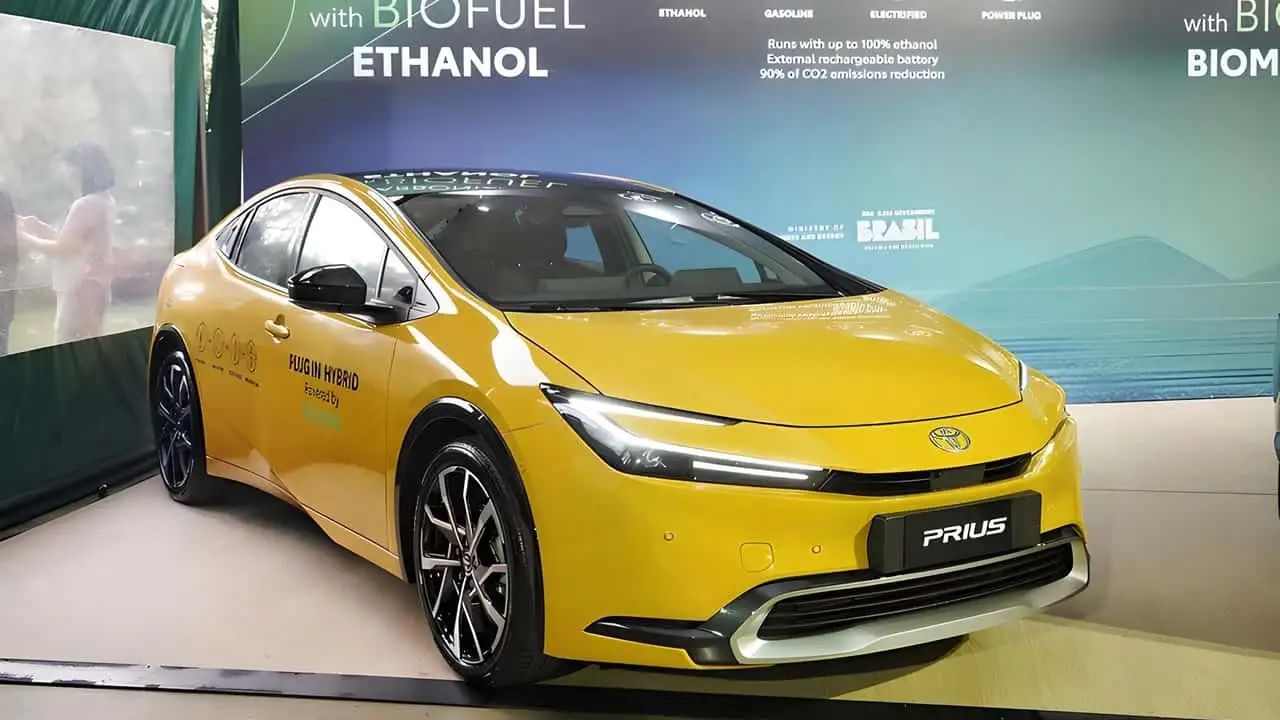 Toyota revelará no Brasil o Prius híbrido plug-in flex