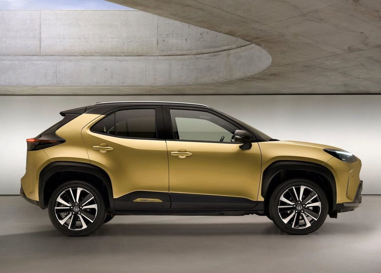 Novo Toyota Yaris Cross 2026 desembarca em outubro com quatro versões