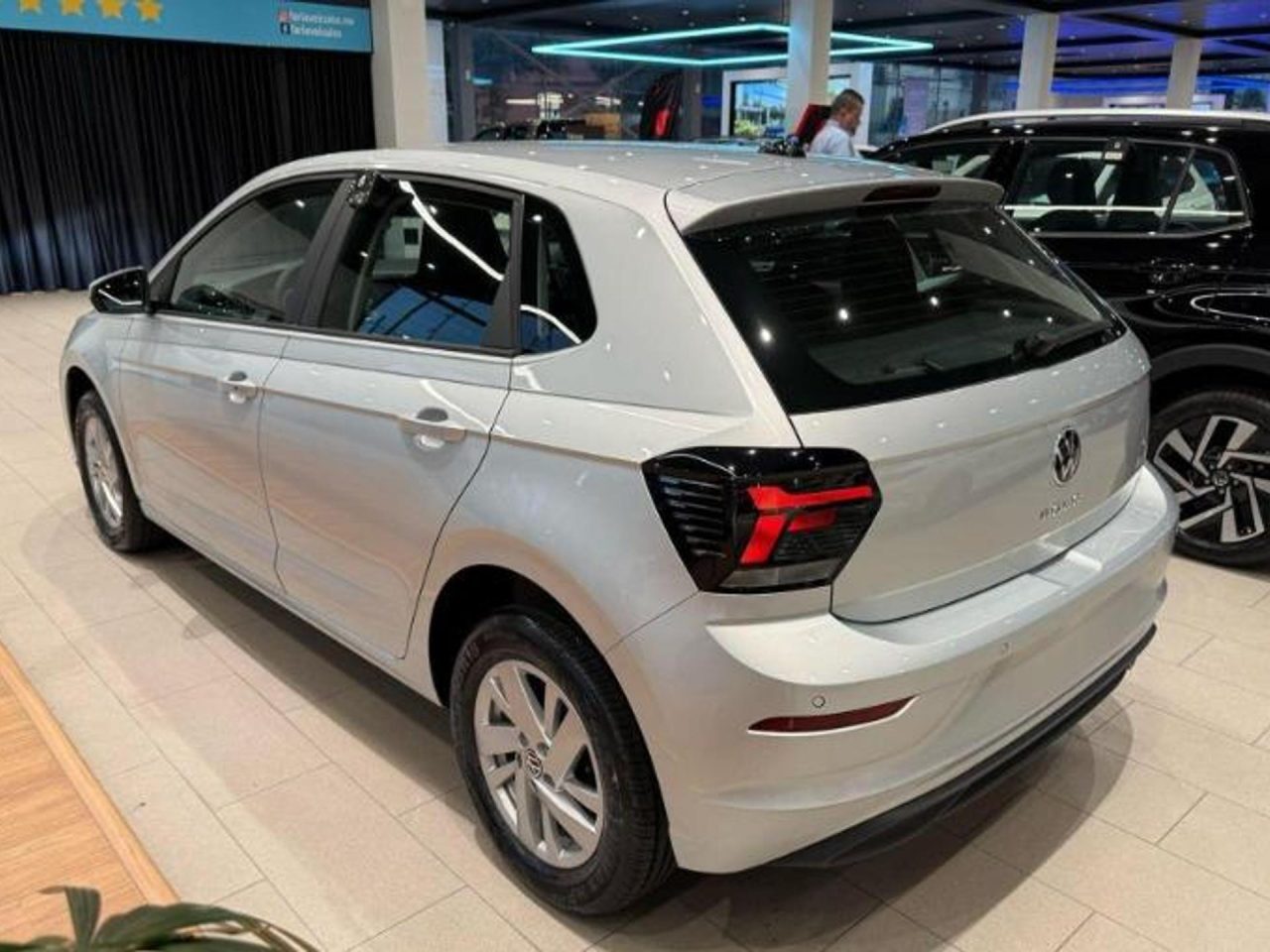 Volkswagen baixa preço do Polo Sense em R$ 19,9 mil para PcD em agosto