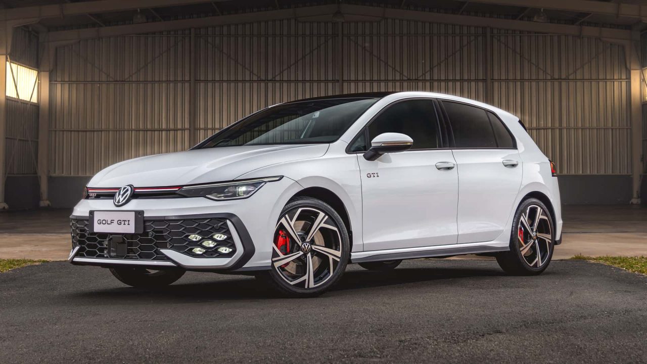 Volkswagen Golf GTI volta ao Brasil em setembro com 245 cv
