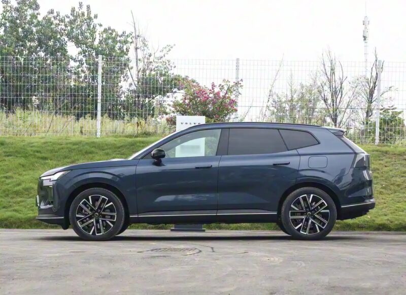 Volvo apresenta oficialmente o novo XC70 híbrido plug-in na China