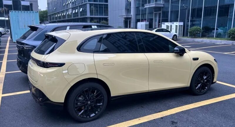 Hatch elétrico Leapmotor B05 mostra interior antes da estreia oficial