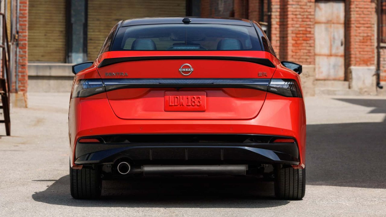 Novo Nissan Sentra é revelado com visual esportivo e mais tecnologia
