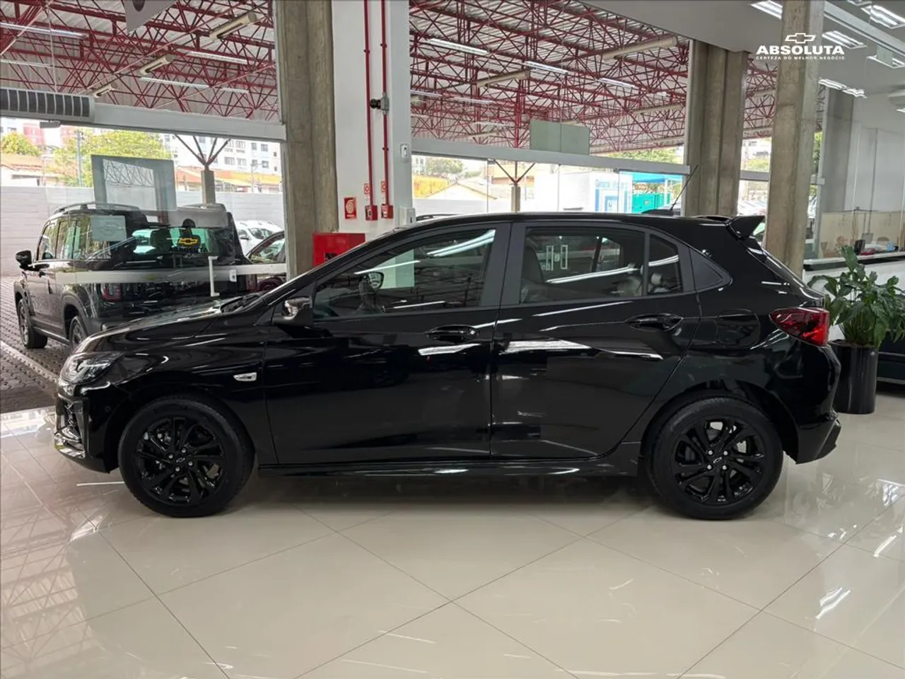 Chevrolet Onix RS acumula desconto de R$ 18.390 para PcD em setembro