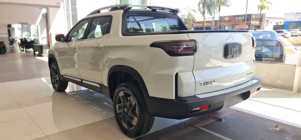 Fiat Toro Volcano T270 2026: ficha técnica, preço e equipamentos