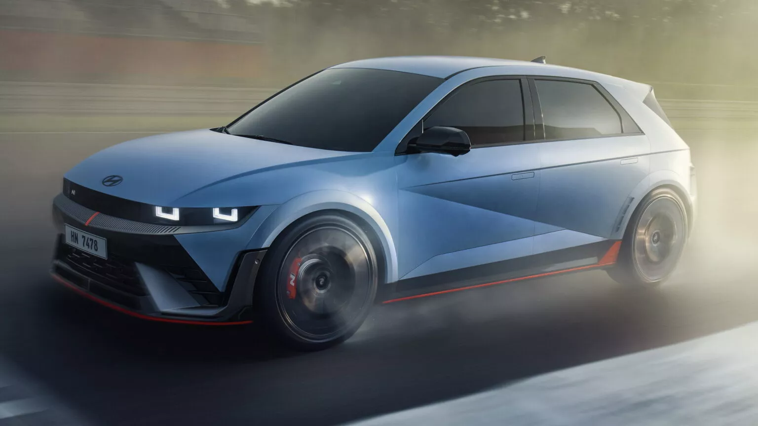 Nova geração do Hyundai HB20 é flagrada em testes com visual inspirado no Ioniq 5