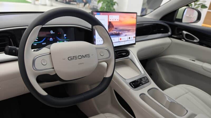 Geely EX2, elétrico de R$ 55 mil na China, chega ao Brasil em novembro
