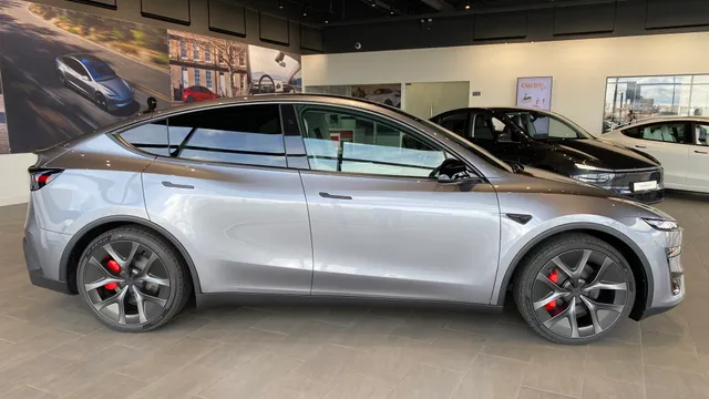 Tesla Model Y Performance chega ao mercado com 460 cv e autonomia de 580 km