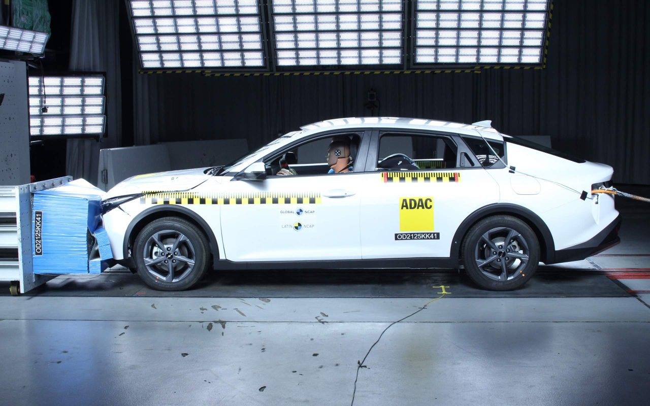 Possível rival de Corolla e Sentra, Kia K4 Sedan recebe 5 estrelas no Latin NCAP