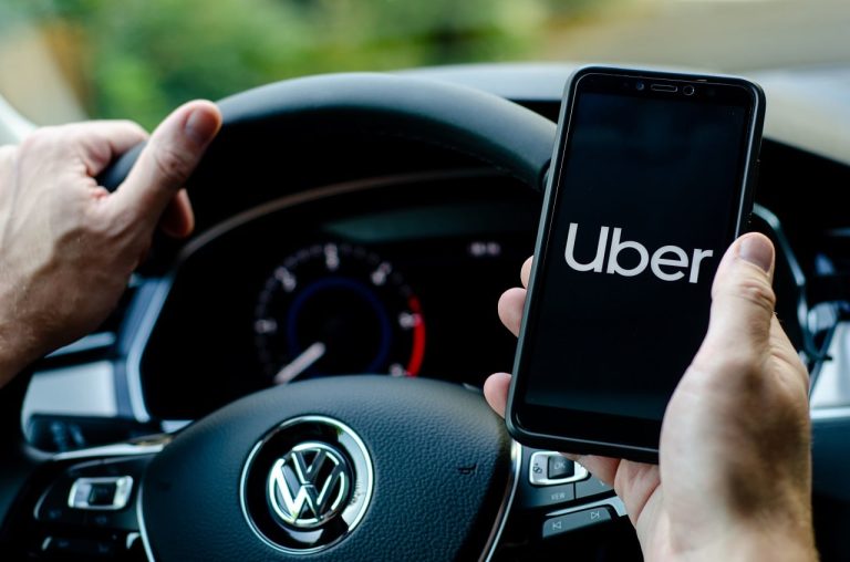 Novo recurso da Uber nos EUA permite viagens apenas entre mulheres