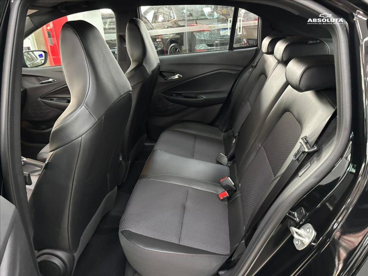 Primeiras impressões: Chevrolet Onix RS 2026 aposta no estilo, mas deixa a desejar ao volante