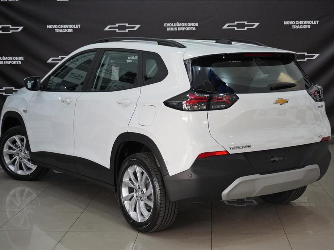 Chevrolet Tracker LTZ 2026: ficha técnica, preço e itens de série