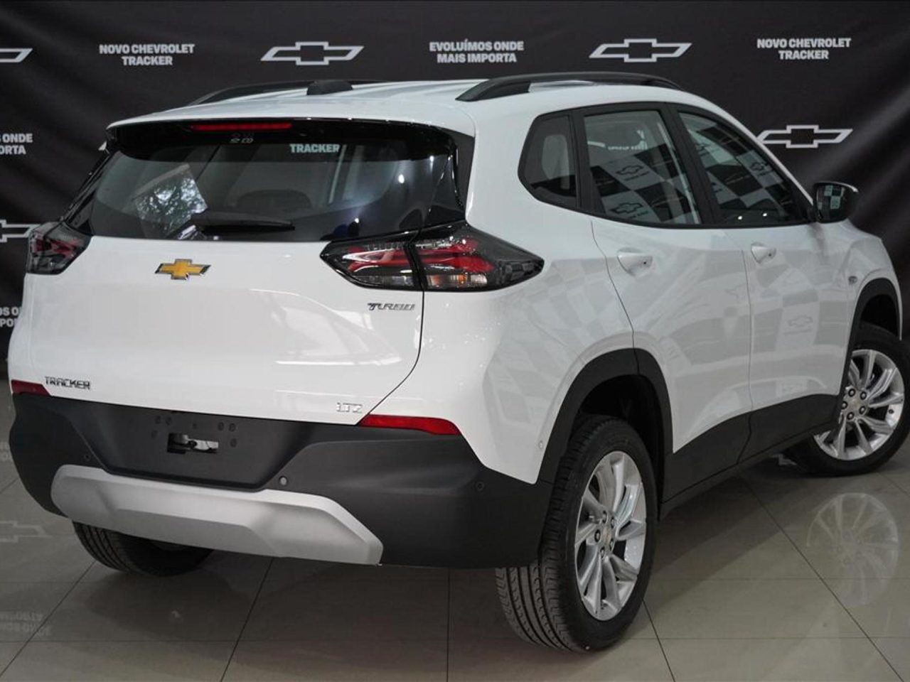 Chevrolet Tracker LTZ 2026: ficha técnica, preço e itens de série