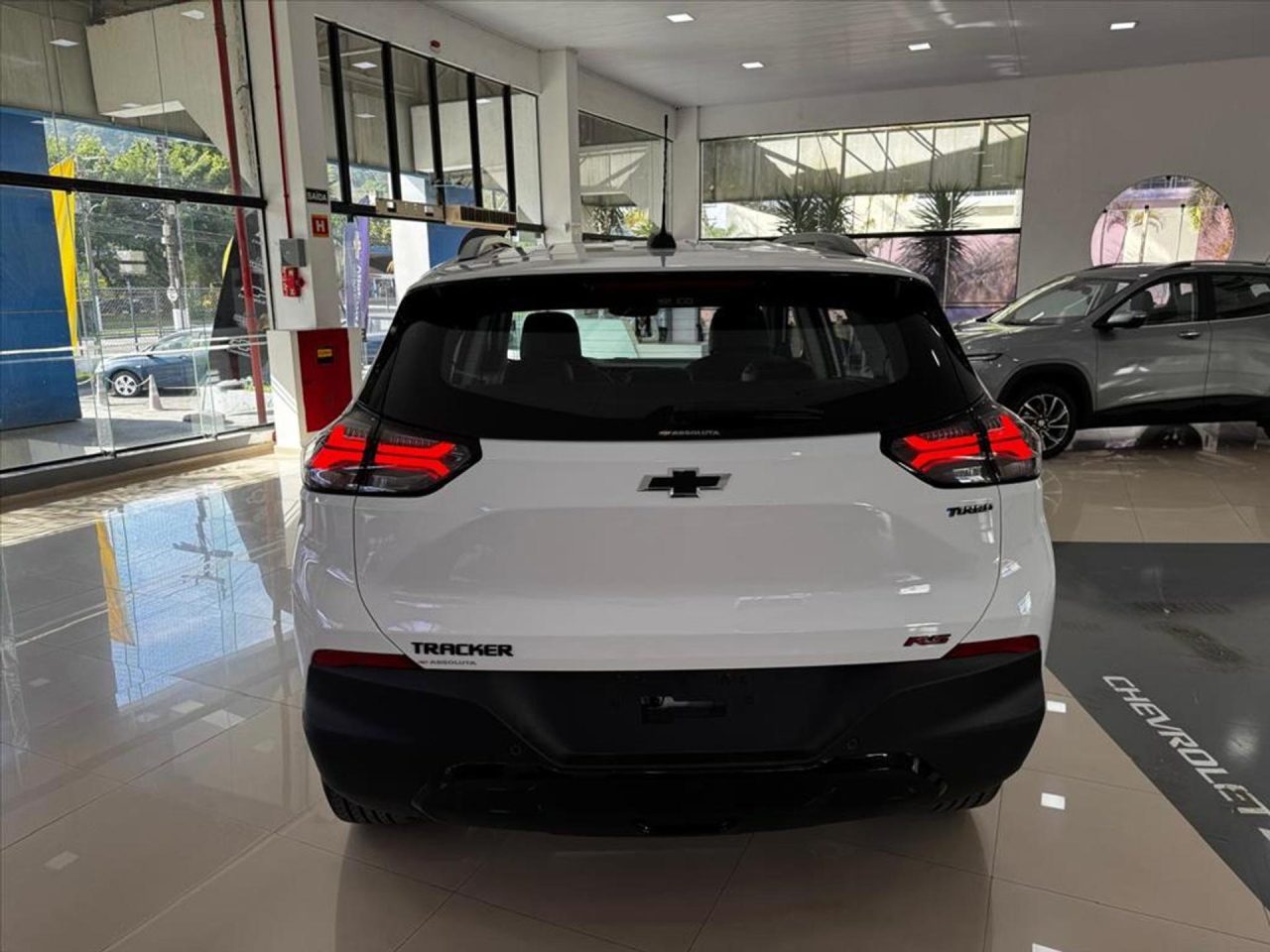 Chevrolet Tracker RS para PcD tem redução de R$ 39.910 e custa menos que Tiggo 7
