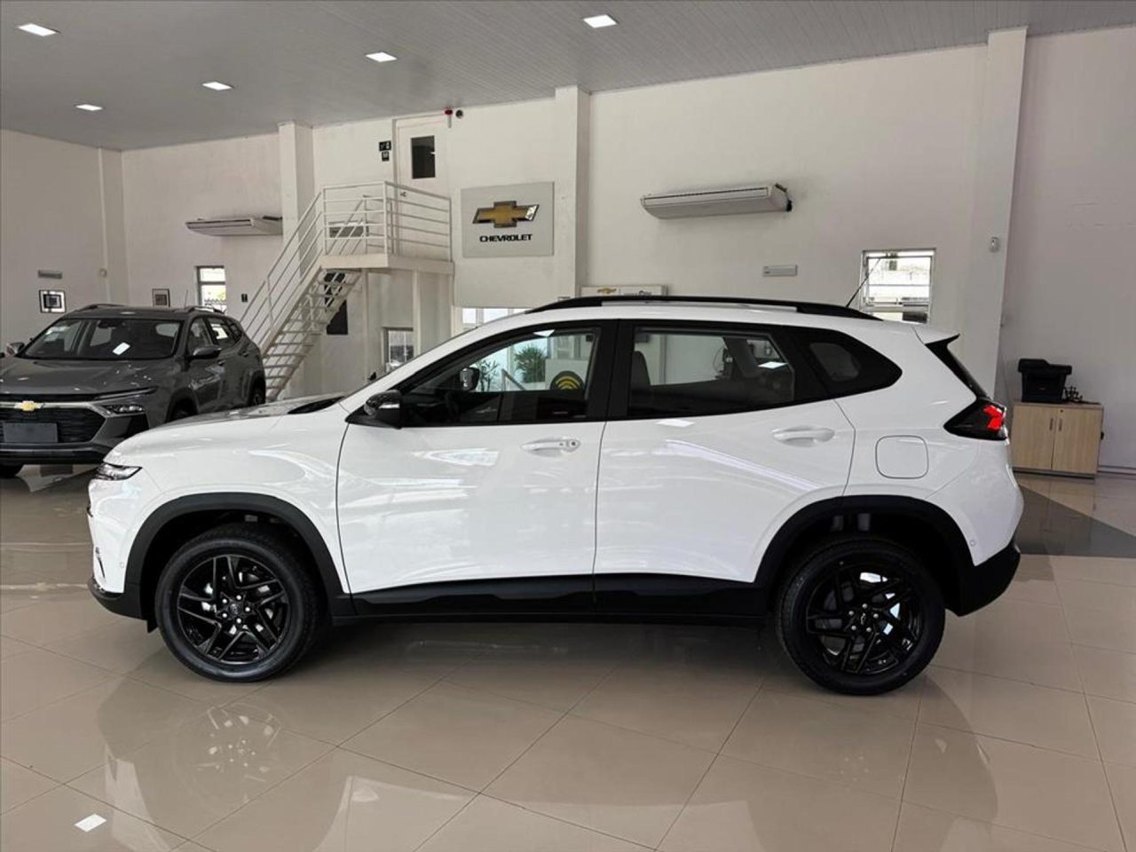 Chevrolet Tracker RS para PcD tem redução de R$ 39.910 e custa menos que Tiggo 7