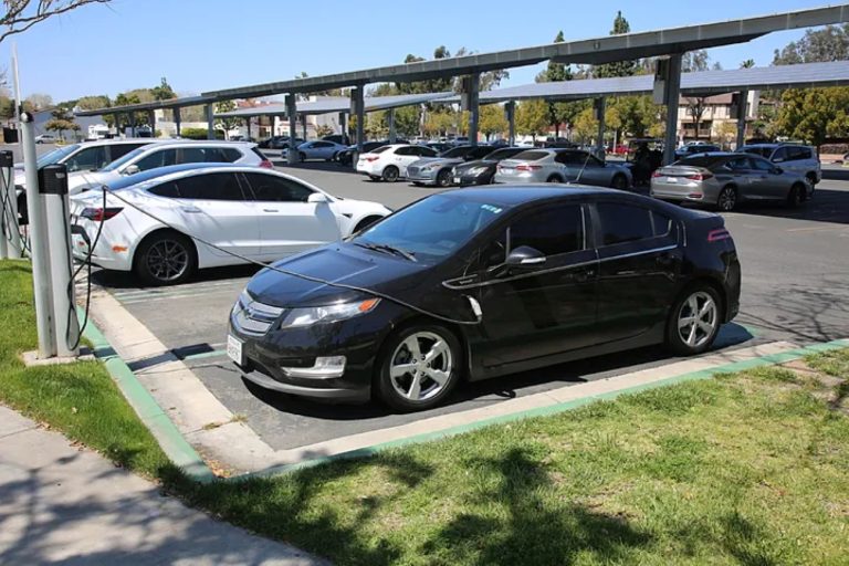 Carros elétricos usados lideram as vendas nos Estados Unidos