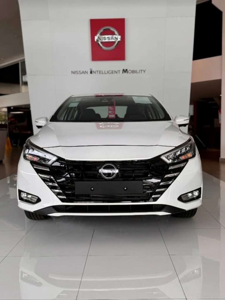 Nissan abate preço do Versa em até R$ 25 mil para PcD em setembro