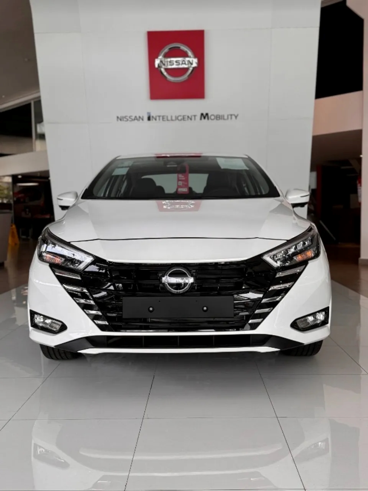 Nissan abate preço do Versa em até R$ 25 mil para PcD em setembro