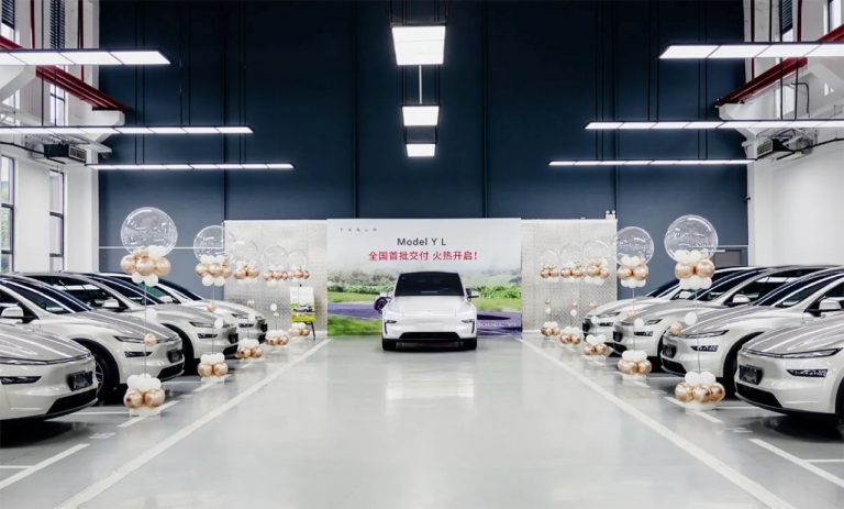 Tesla começa a entregar novo Model YL de seis lugares na China
