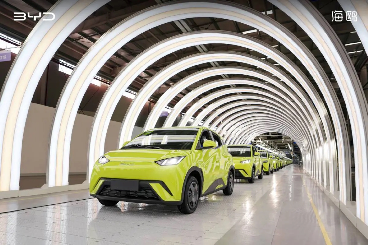 China veta venda de carros “baratos demais” para conter risco de crise no setor