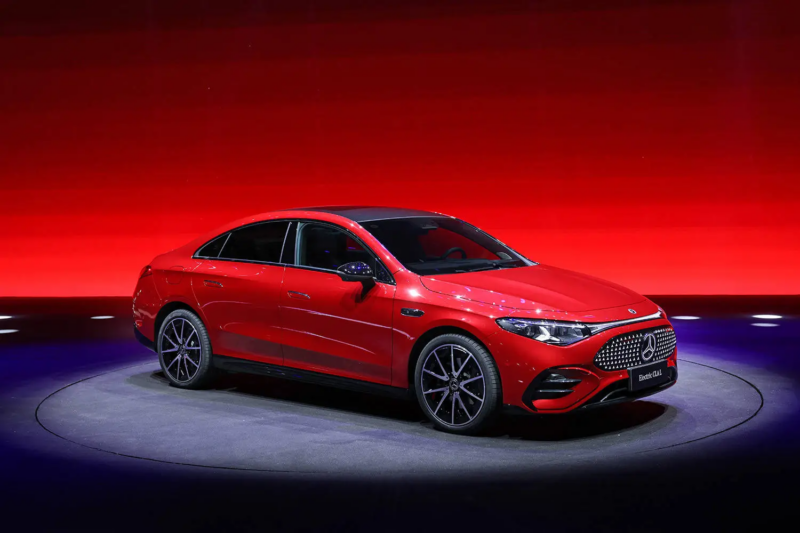 Mercedes-Benz lança CLA elétrico na China com 866 km de alcance