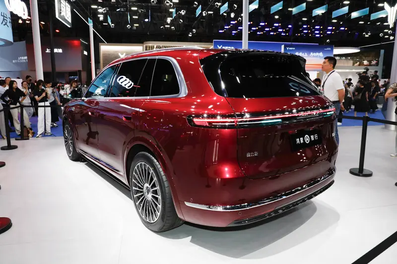 Aito M7 começa pré-vendas na China com autonomia elétrica de 700 km