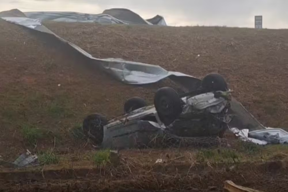 Temporal causa destruição e paralisa produção da Toyota em SP