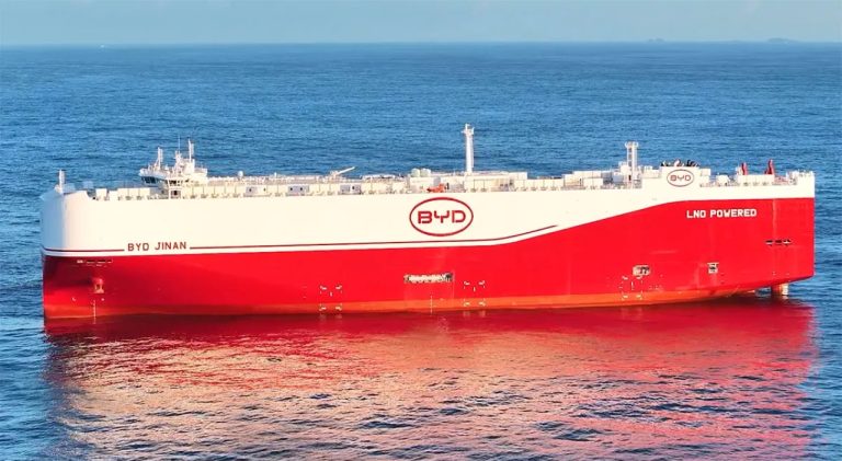 BYD coloca em operação seu oitavo navio de transporte de carros
