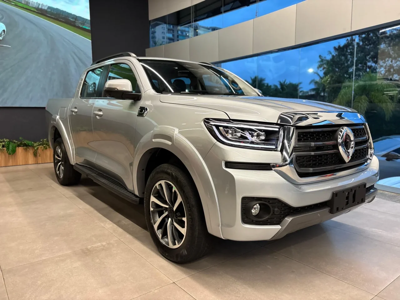 Poer P30 marca estratégia diferente da GWM frente à BYD Shark