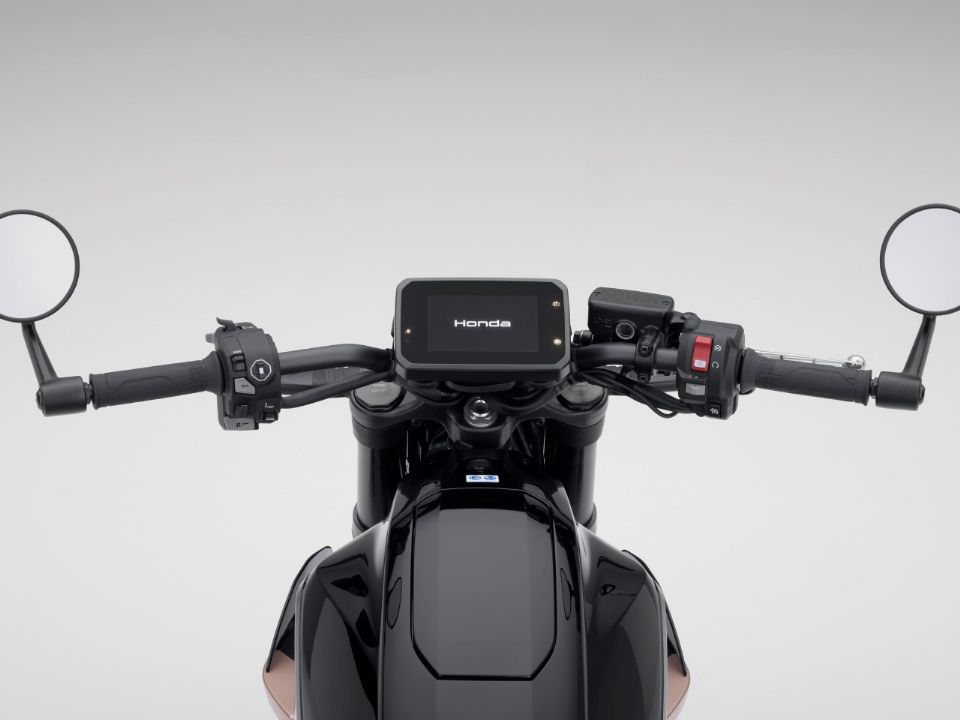 Honda lança primeira moto elétrica com 130 km de autonomia