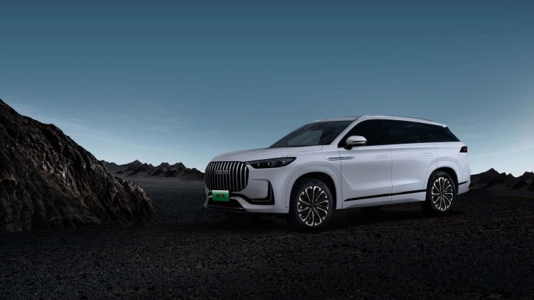 Jaecoo 8 estreia na Europa com 605 cv em versão híbrida