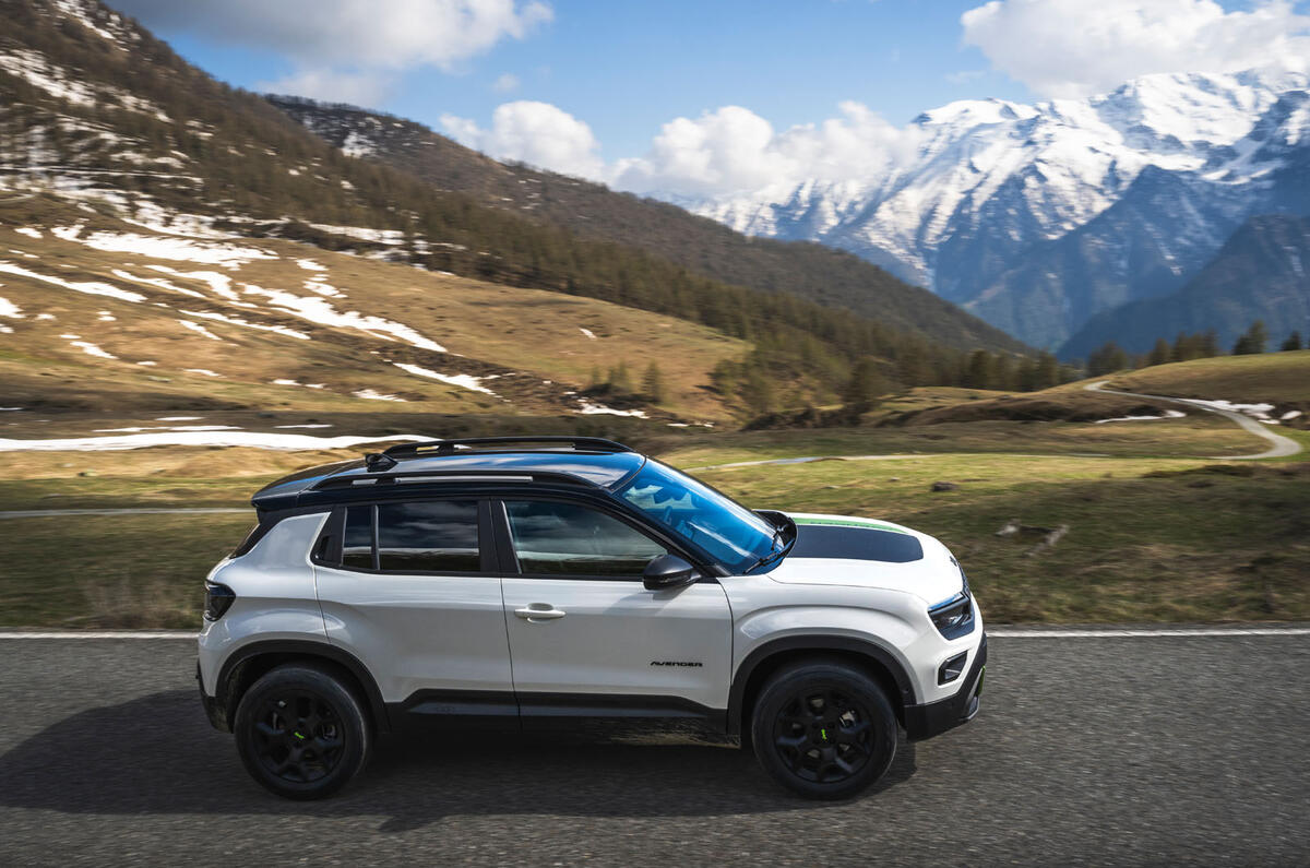 Menor que Tera e Pulse, Jeep Avenger confirma fabricação nacional