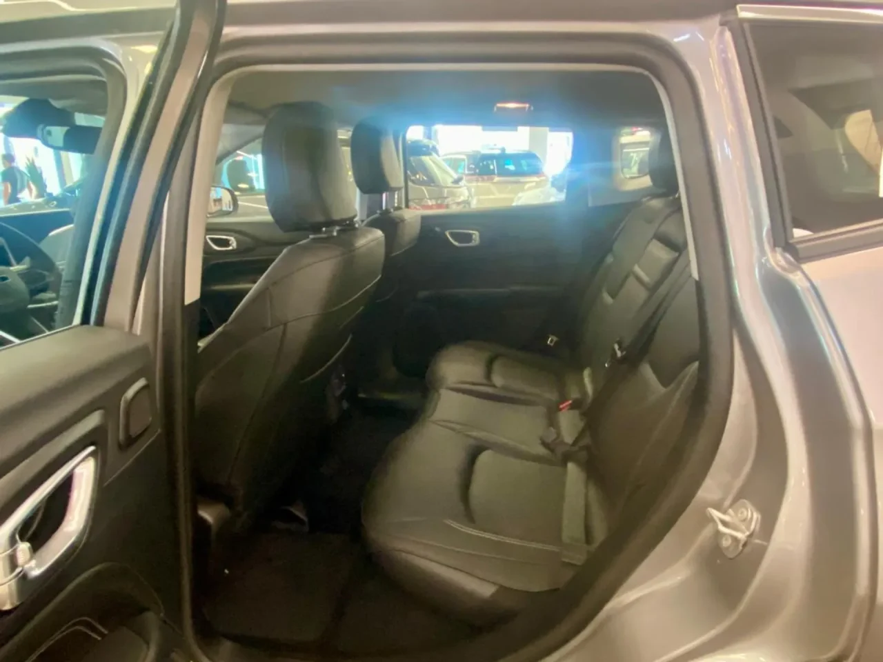 Jeep derruba preço do Compass Longitude em R$ 28,6 mil para PcD em setembro