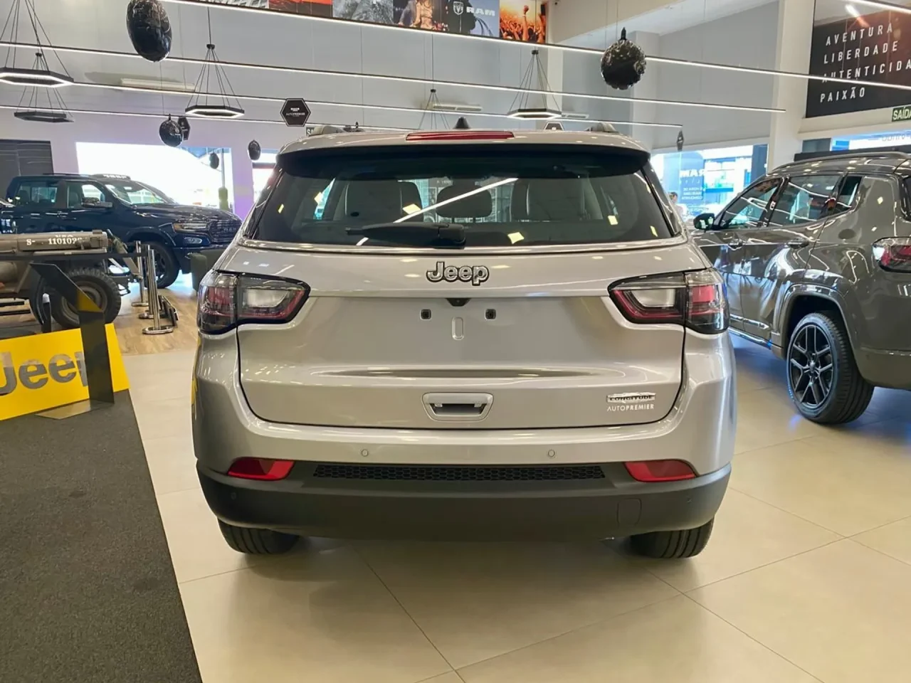 Jeep derruba preço do Compass Longitude em R$ 28,6 mil para PcD em setembro