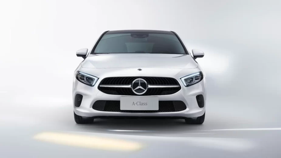 Mercedes-Benz volta atrás e prepara novo carro de entrada