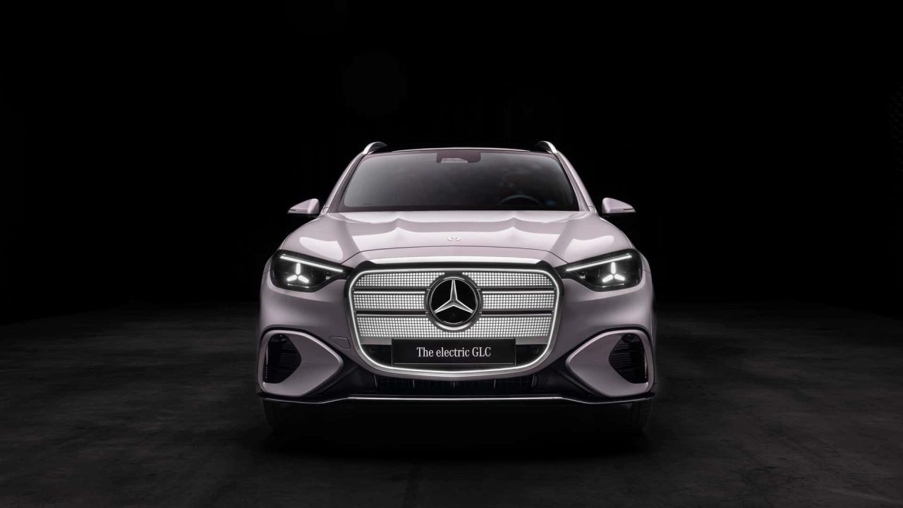 Mercedes-Benz resgata botões físicos nos painéis de seus carros