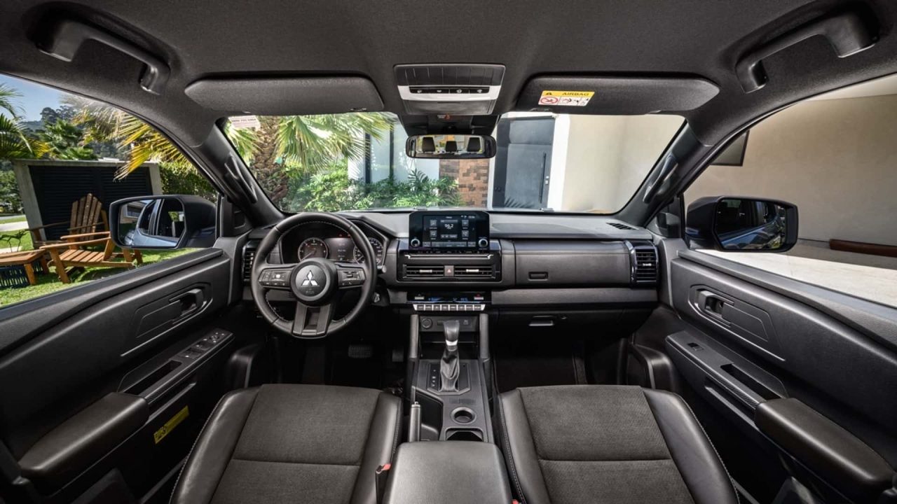 Mitsubishi lança Triton Tarmac para enfrentar a Ranger Black por R$ 254.990