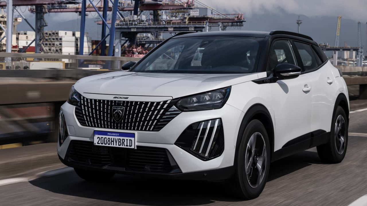 Peugeot 2008 2026 estreia híbrido e parte de R$ 133.990
