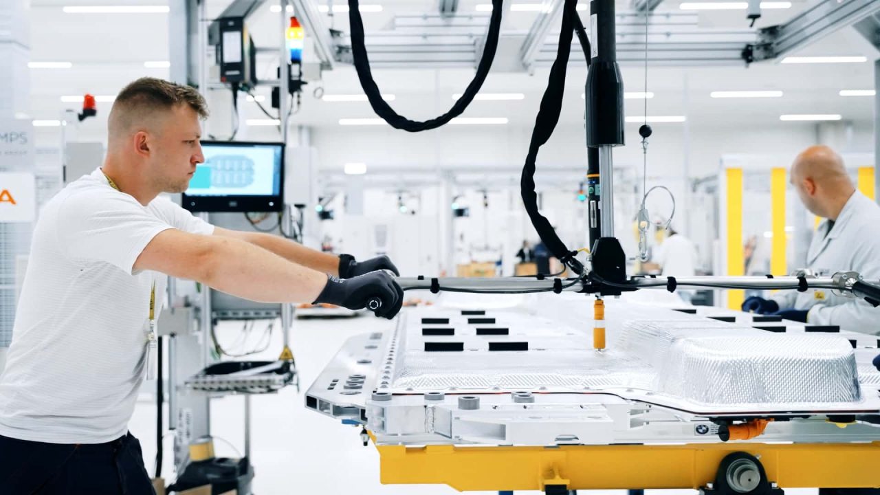 Rimac apresenta baterias elétricas que carregam em menos de 7 minutos