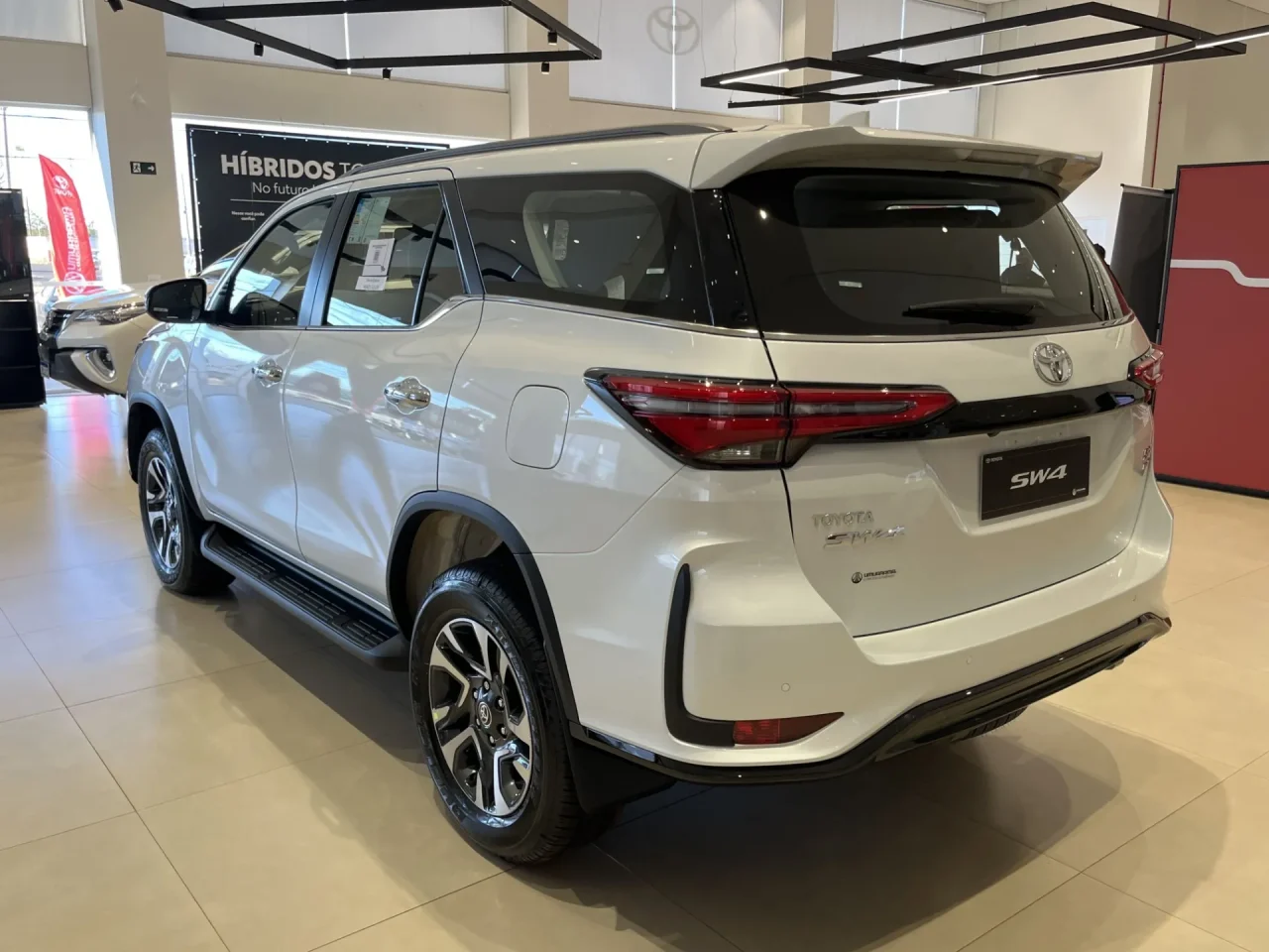 Toyota SW4 encarece até R$ 4.700 e parte de R$ 412.190