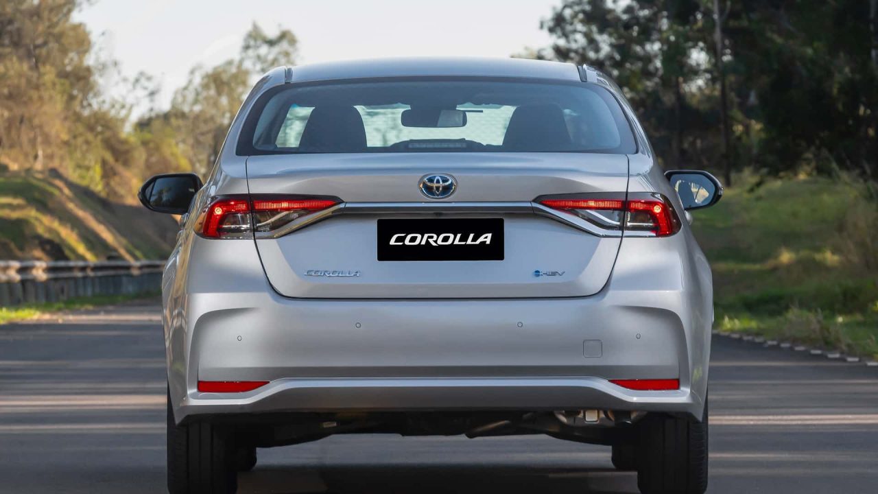 Toyota reajusta preços do Corolla 2026 em até R$ 2.900
