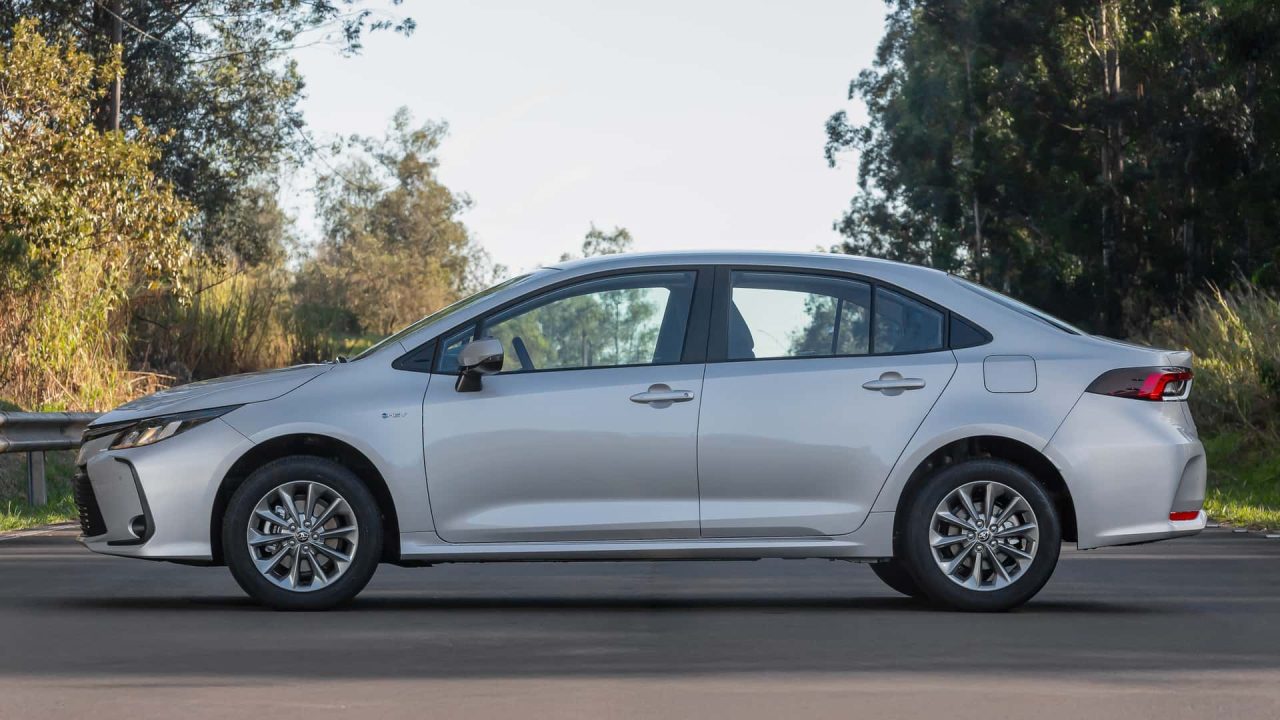 Toyota reajusta preços do Corolla 2026 em até R$ 2.900