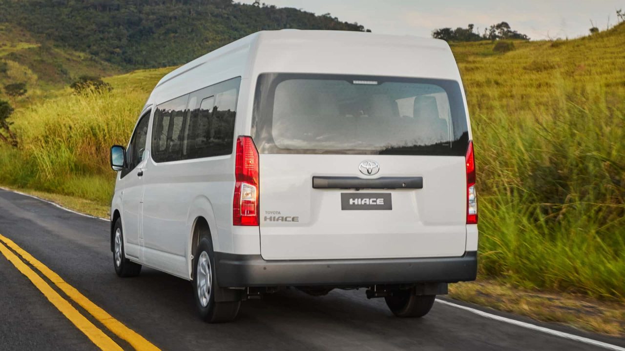 Toyota Hiace estreia no Brasil por R$ 364.990 e mira Fiat Ducato