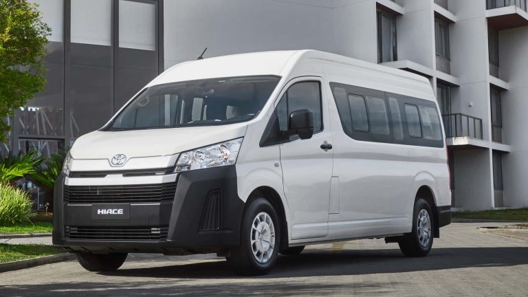 Toyota Hiace estreia no Brasil por R$ 364.990 e mira Fiat Ducato