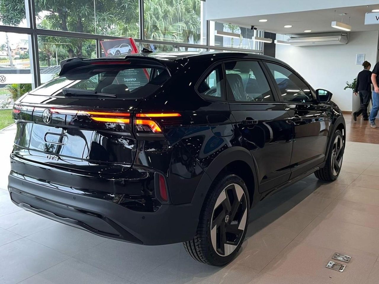 Volkswagen libera desconto de até R$ 29.975 no Nivus para PcD em setembro