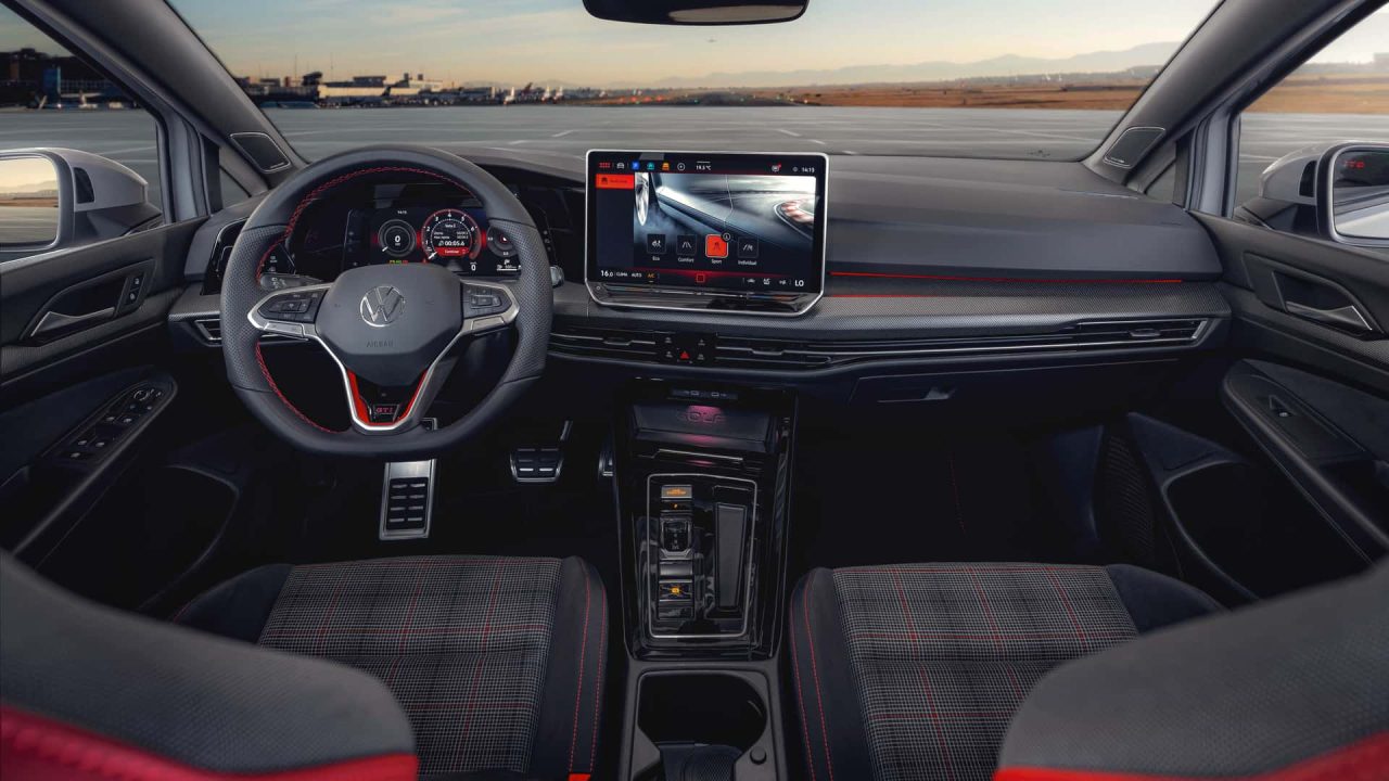 Volkswagen Golf GTI inicia pré-venda no Brasil com preço de R$ 430 mil